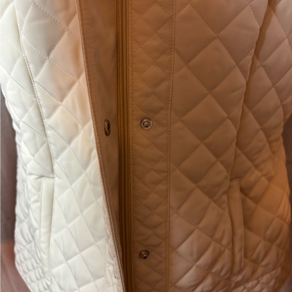Esprit Beige Quilted Women's Puffer Jacket - Picture 3 of 8